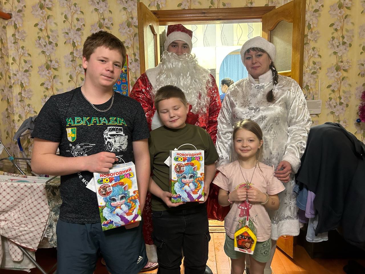 Сотрудники Отд МВД России "Нюксенское" присоединилось к Всероссийской акции «Полицейский Дед Мороз» Сотрудники Отд МВД России "Нюксенское" присоединилось к Всероссийской акции «Полицейский Дед Мороз»