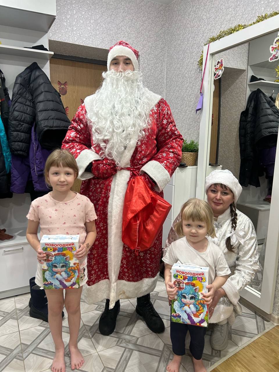 Сотрудники Отд МВД России "Нюксенское" присоединилось к Всероссийской акции «Полицейский Дед Мороз» Сотрудники Отд МВД России "Нюксенское" присоединилось к Всероссийской акции «Полицейский Дед Мороз»