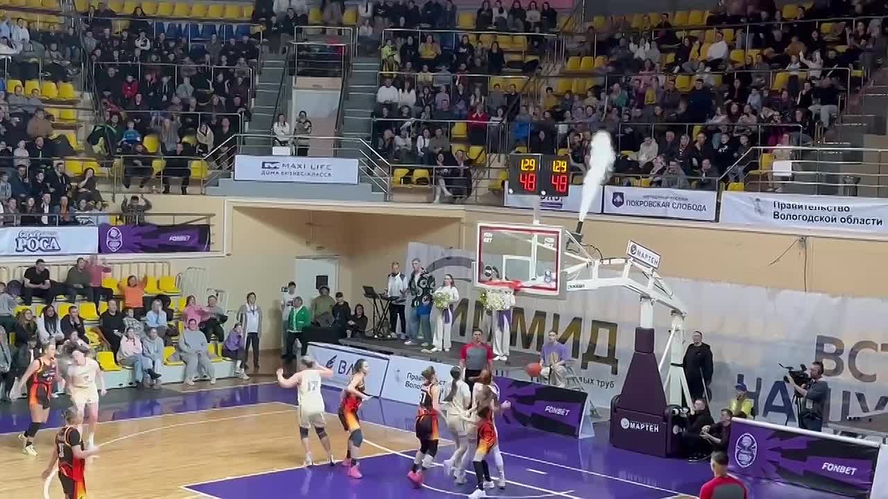 Баскетболистки «Вологда-Чевакаты» в упорной борьбе на последних секундах очередной календарной игры чемпионата Суперлиги уступили на домашнем паркете екатеринбургскому клубу «УГМК-Юниор» - 73:76 (16:19, 12:17, 25:17, 20:23)