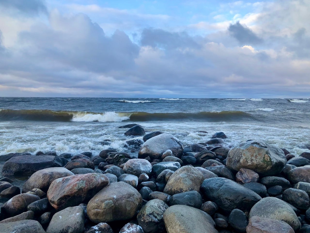 На берегу Онежского озера На берегу Онежского озера
