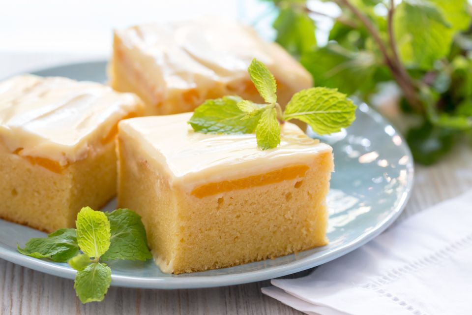 Как вкусно испечь пирог с персиками: простой рецепт для всей семьи