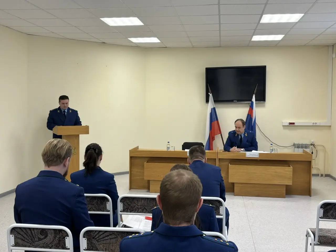 Под председательством прокурора области Андрея Тимошичева в прокуратуре города Вологды подведены итоги работы за прошедший год Под председательством прокурора области Андрея Тимошичева в прокуратуре города Вологды подведены итоги работы за прошедший год