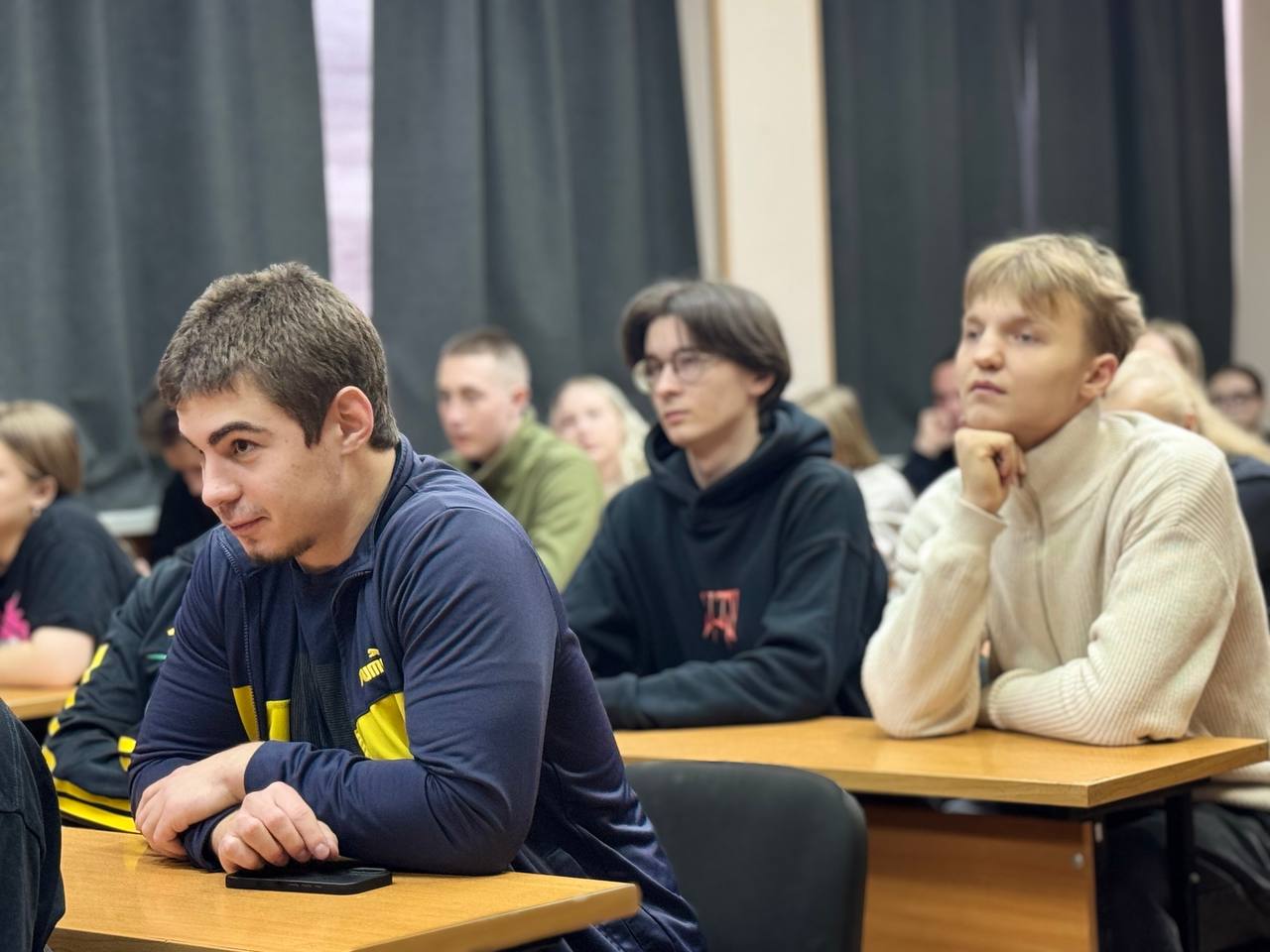 Полицейские Вологды познакомили студентов с преимуществами службы в органах внутренних дел Полицейские Вологды познакомили студентов с преимуществами службы в органах внутренних дел