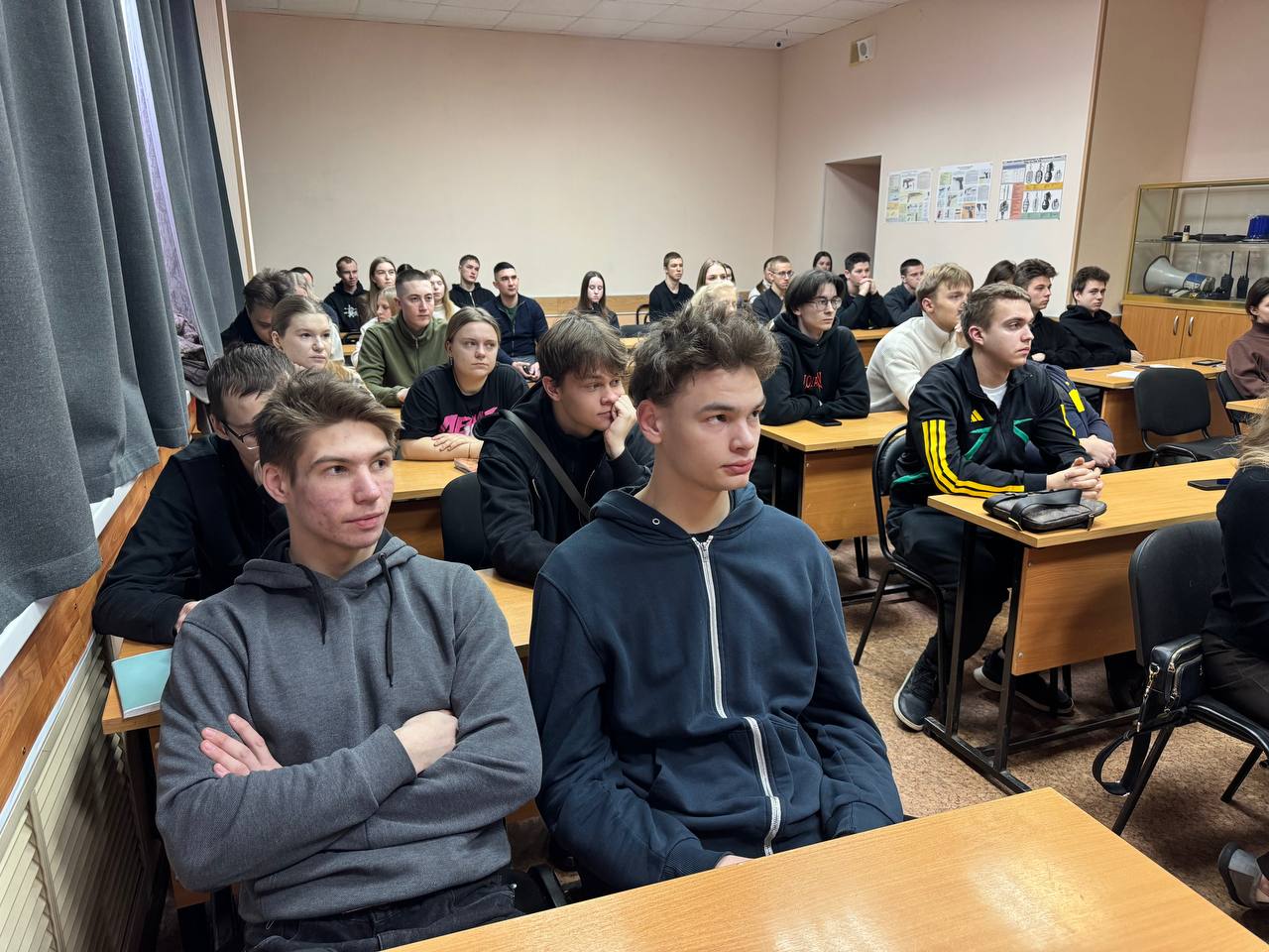 Полицейские Вологды познакомили студентов с преимуществами службы в органах внутренних дел Полицейские Вологды познакомили студентов с преимуществами службы в органах внутренних дел