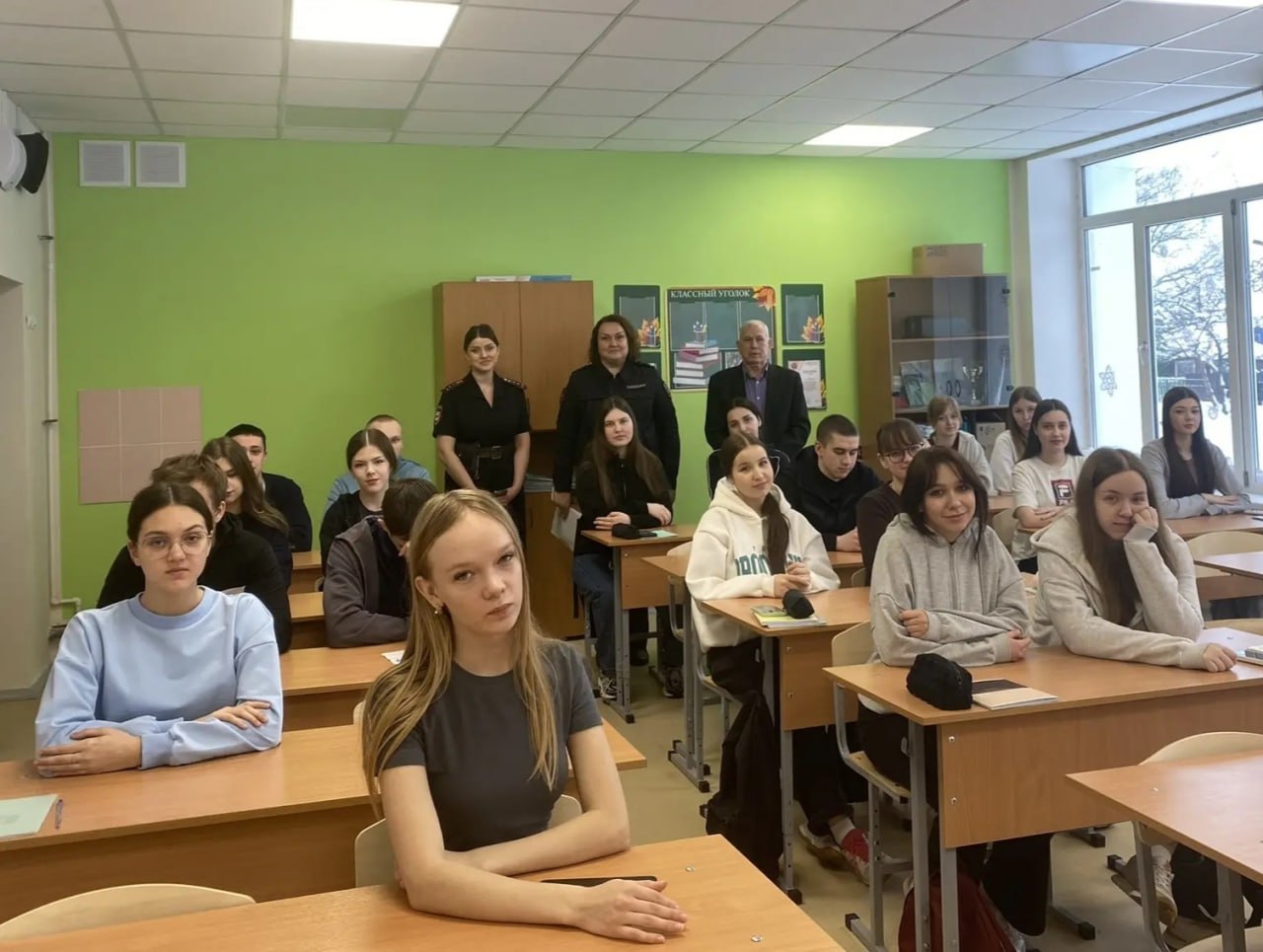 В Харовске полицейские и общественники присоединились к всероссийской акции «Студенческий десант»