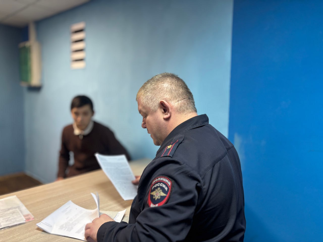 В Череповце сотрудники полиции приняли решение о выдворении нелегального мигранта