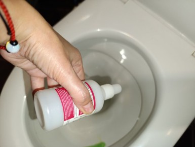 Как избавиться от ржавого налета в унитазе простой домашней смесью