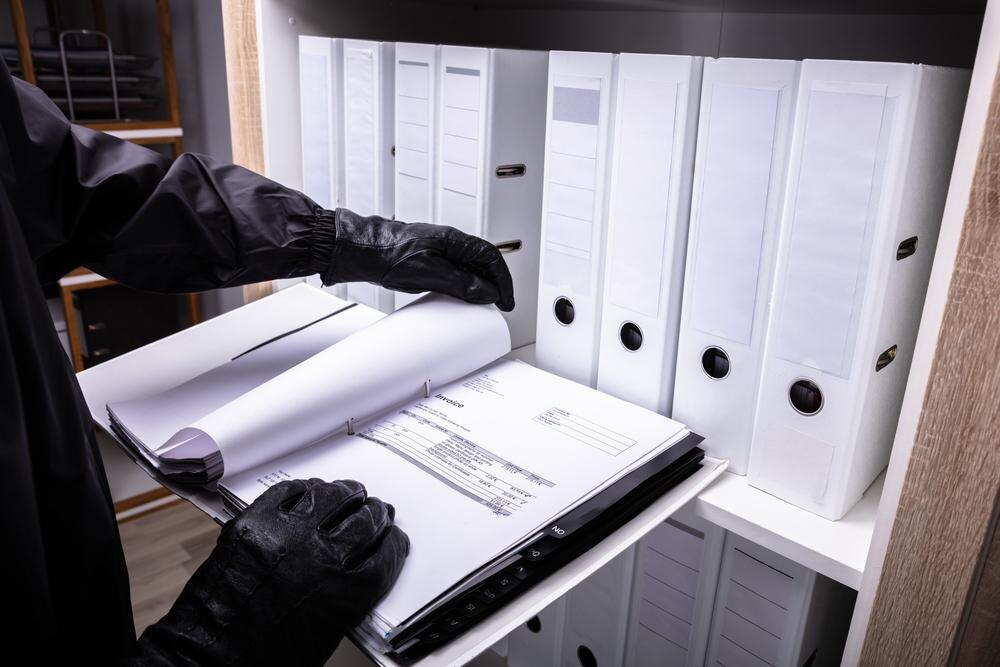 Мошенники и судебные приказы: как защитить себя в 2026 году