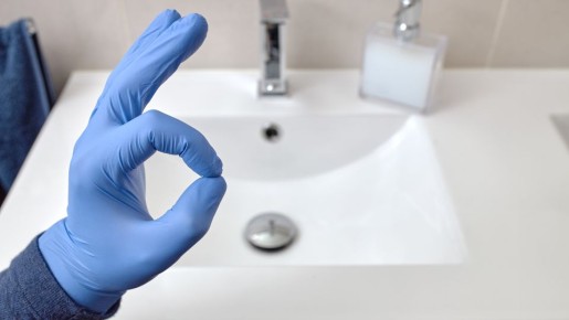 «Доместос» и «Комет» не нужны: вот чем ушлые хозяйки отмывают ванную до блеска