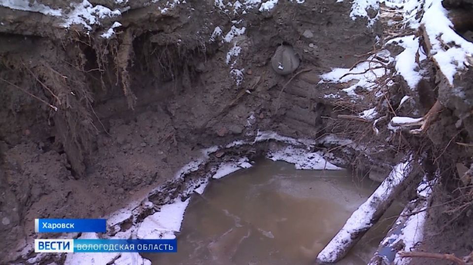 Загадочный деревянный сруб, полностью закопанный в землю, обнаружили в Харовске