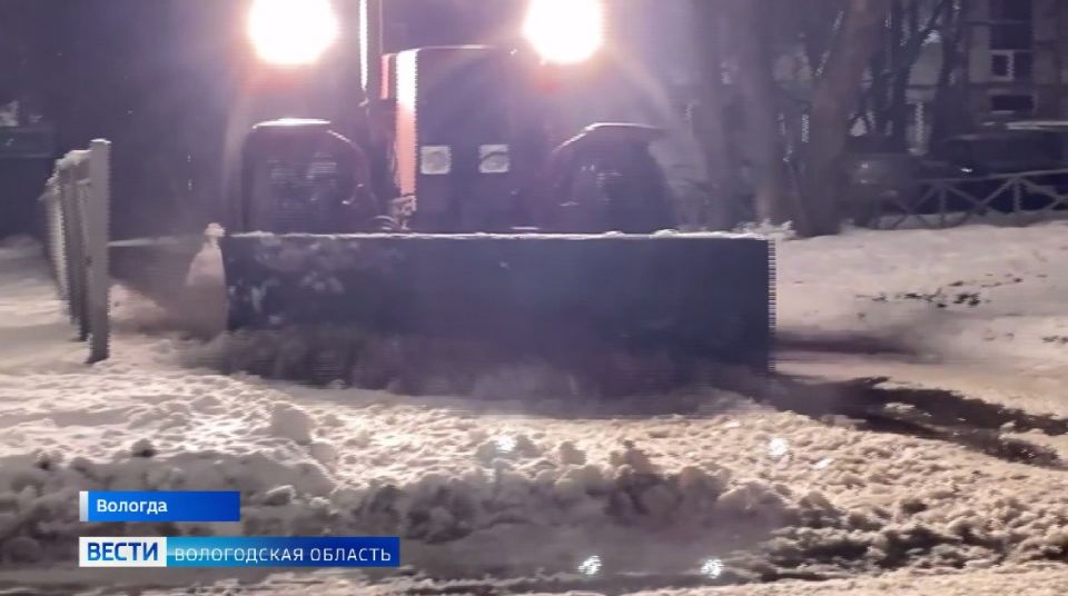 Аварийность на дорогах и транспортной инфраструктуре: последствия непогоды в Вологодской области