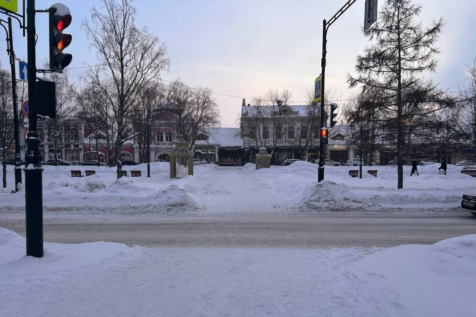 В центре Вологды водитель ВАЗа проигнорировал сигнал светофора и сбил пешехода