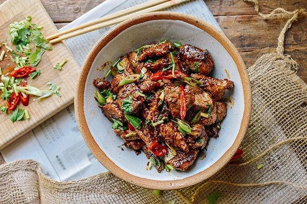 Ароматы Синьцзяна: как приготовить незабываемую пряную баранину с зирой