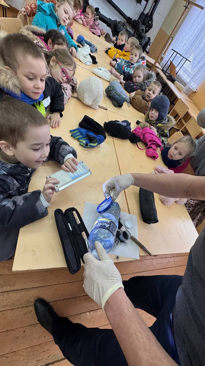 Полицейские МО МВД России «Белозерский» провели экскурсию для воспитанников детского сада Полицейские МО МВД России «Белозерский» провели экскурсию для воспитанников детского сада