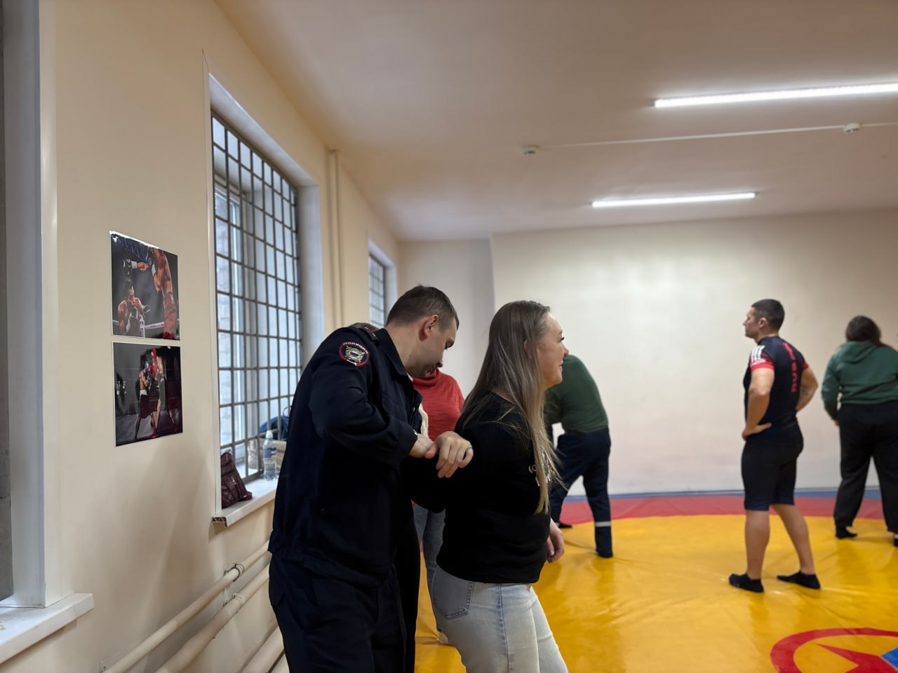 Полицейские провели мероприятие по подготовке народных дружинников по основным направлениям их деятельности Полицейские провели мероприятие по подготовке народных дружинников по основным направлениям их деятельности