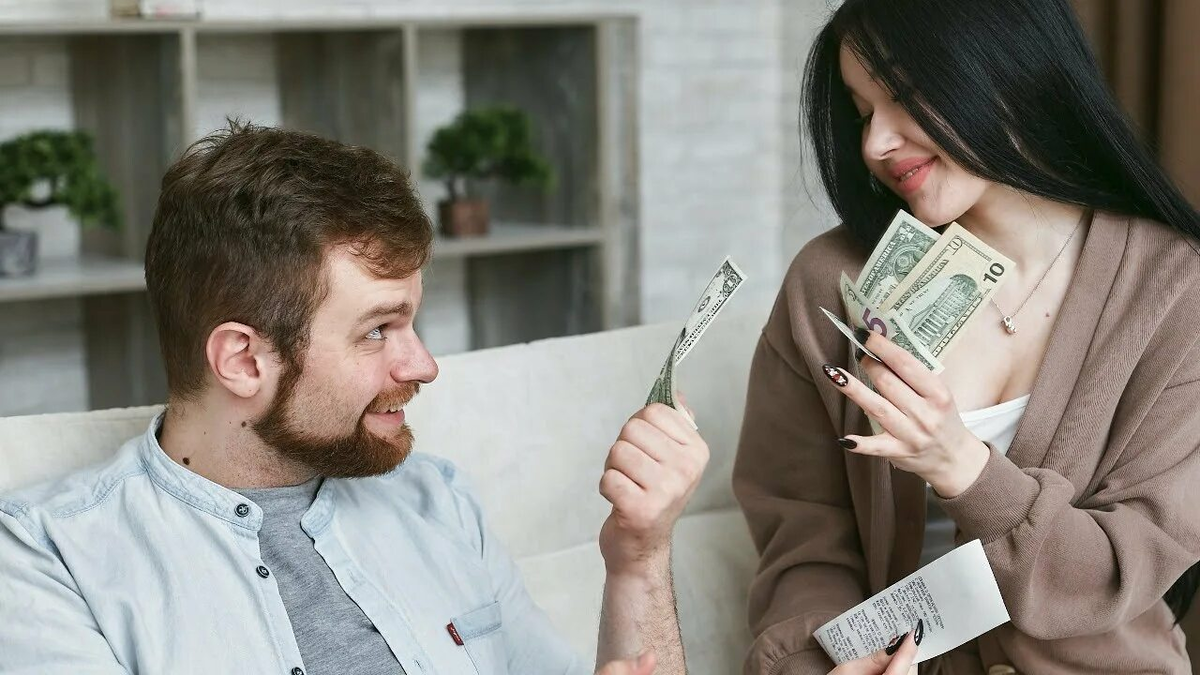 Что происходит с деньгами после разрыва: возможен ли возврат?