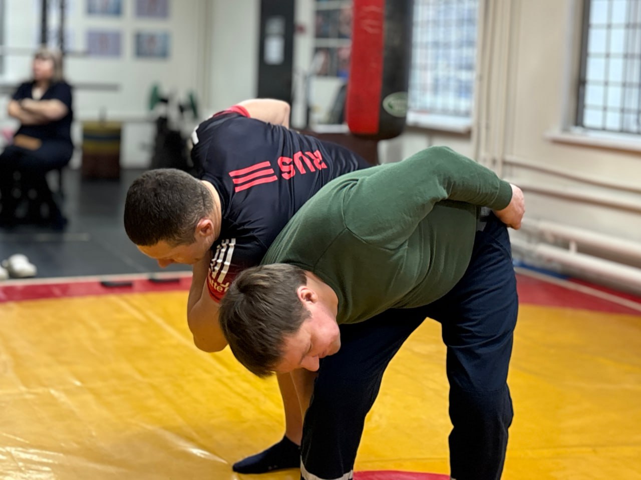 Полицейские провели мероприятие по подготовке народных дружинников по основным направлениям их деятельности Полицейские провели мероприятие по подготовке народных дружинников по основным направлениям их деятельности