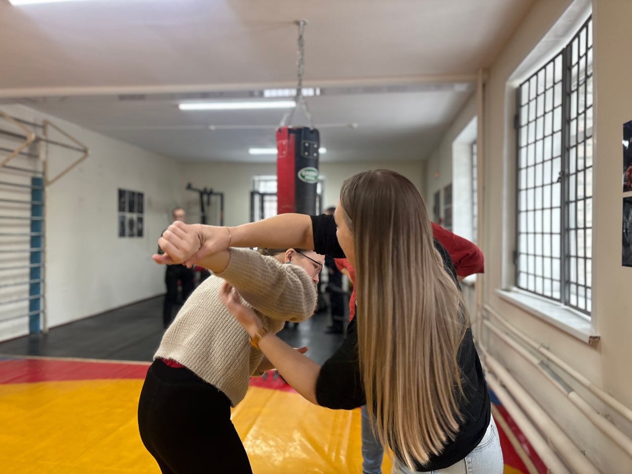 Полицейские провели мероприятие по подготовке народных дружинников по основным направлениям их деятельности Полицейские провели мероприятие по подготовке народных дружинников по основным направлениям их деятельности