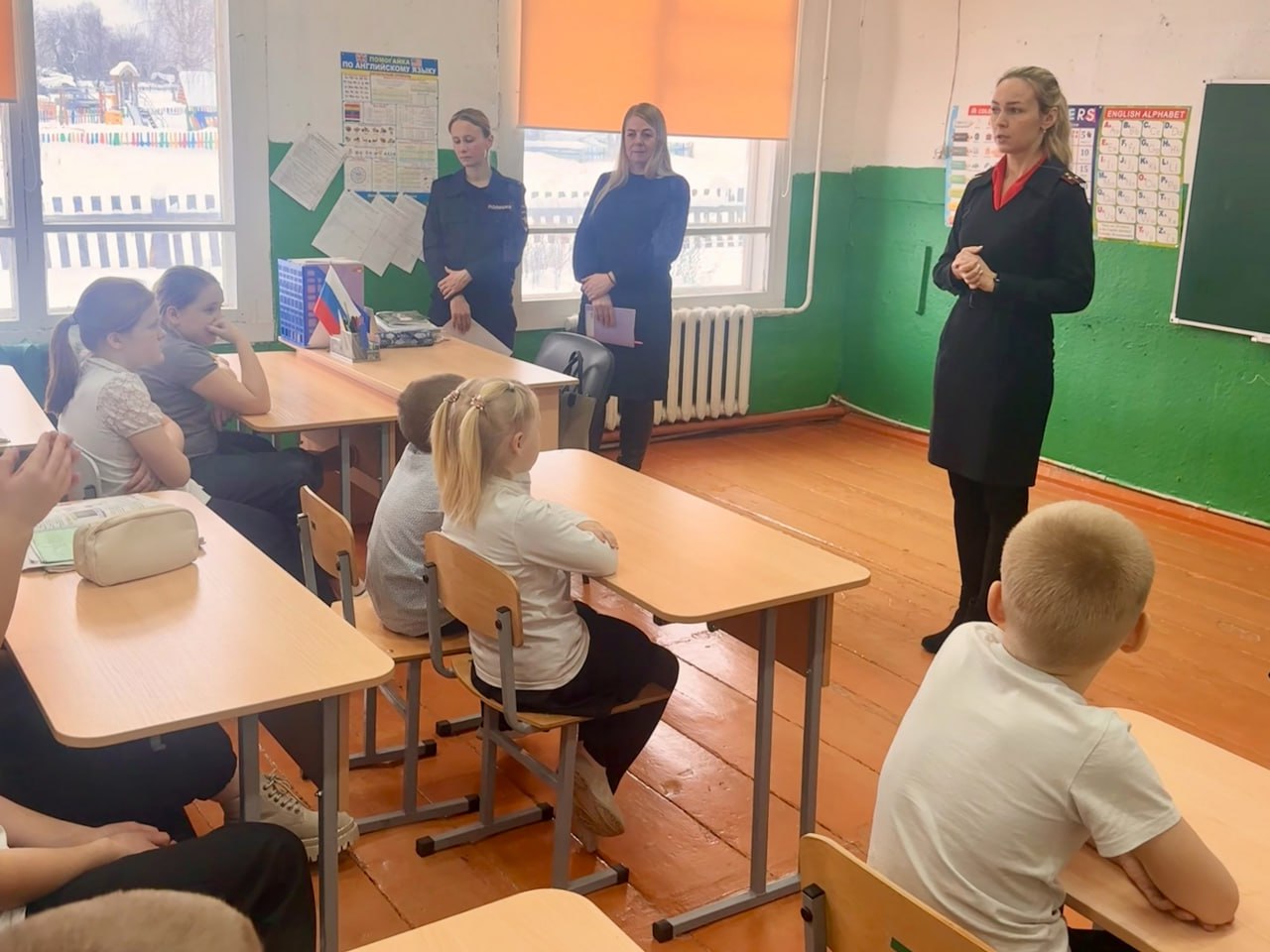 Сотрудники ОМВД России «Никольский» совместно с представителями органов опеки и попечительства, а также КДН и ЗП Никольского муниципального округа посетили Зеленцовскую, Аргуновскую и Теребаевскую школы Сотрудники ОМВД России «Никольский» совместно с представителями органов опеки и попечительства, а также КДН и ЗП Никольского муниципального округа посетили Зеленцовскую, Аргуновскую и Теребаевскую школы