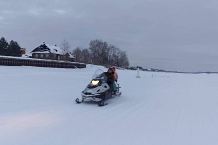 Мужчина на снегоходе провалился под лед на реке Сухоне в Усть-Кубинском округе