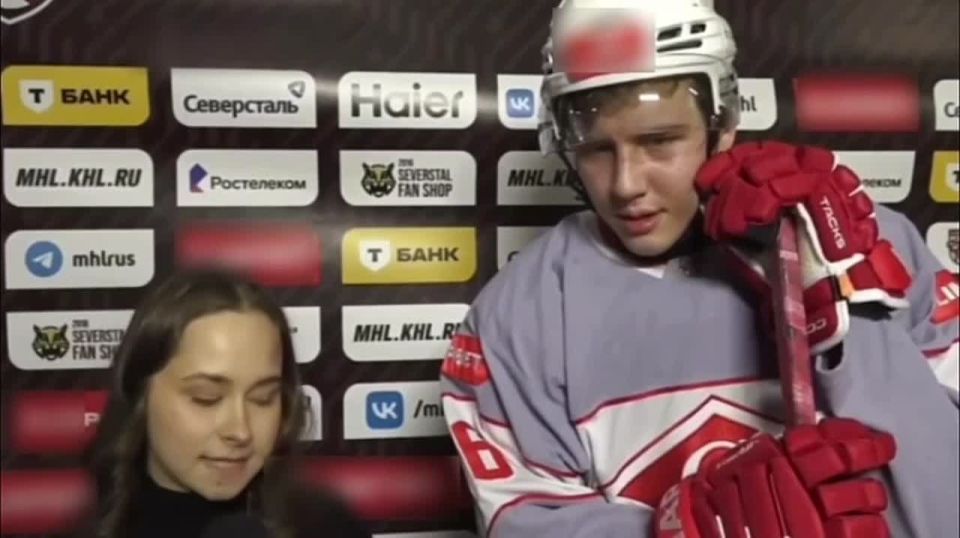 "П*здит для вида" — такой титр появился на трансляции МХЛ рядом с фамилией хоккеиста