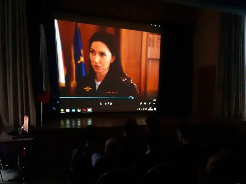 В Великом Устюге полицейские провели профилактическую беседу со школьниками о вреде наркотиков