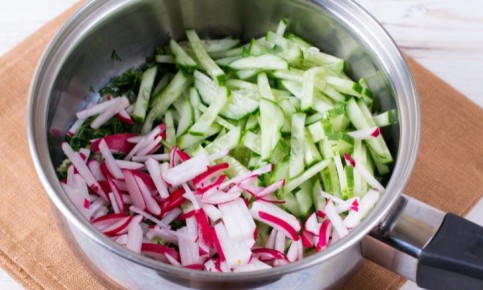 Летние холодные супы: легкость и свежесть в каждой ложке