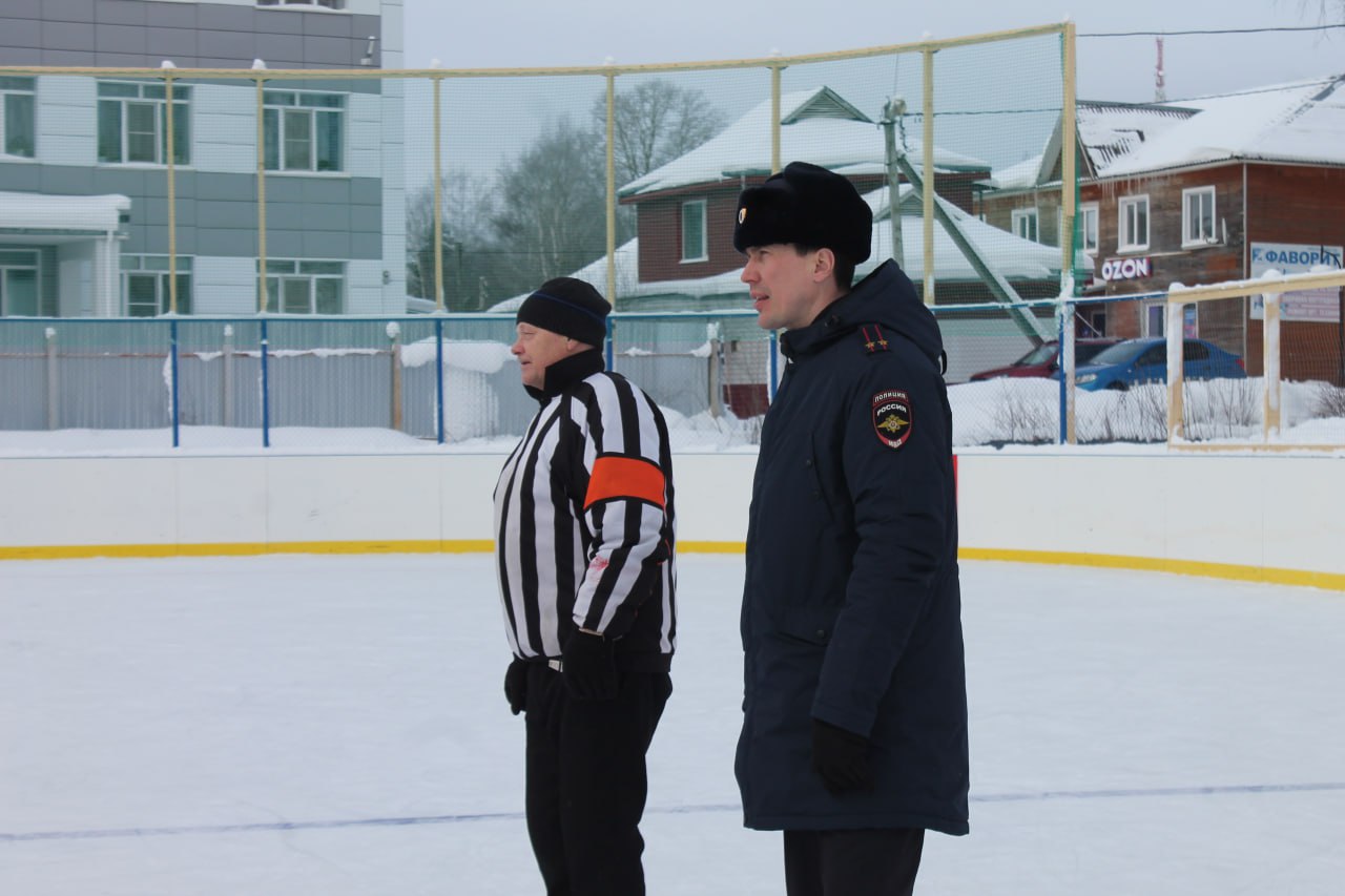 Полицейские Верховажья приняли участие в турнире по хоккею Полицейские Верховажья приняли участие в турнире по хоккею