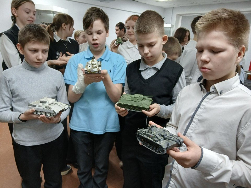 В рамках патриотической акции «Неделя мужества» сотрудники Управления по контролю за оборотом наркотиков УМВД России по Вологодской области провели мероприятия в образовательных организациях г. Вологды В рамках патриотической акции «Неделя мужества» сотрудники Управления по контролю за оборотом наркотиков УМВД России по Вологодской области провели мероприятия в образовательных организациях г. Вологды