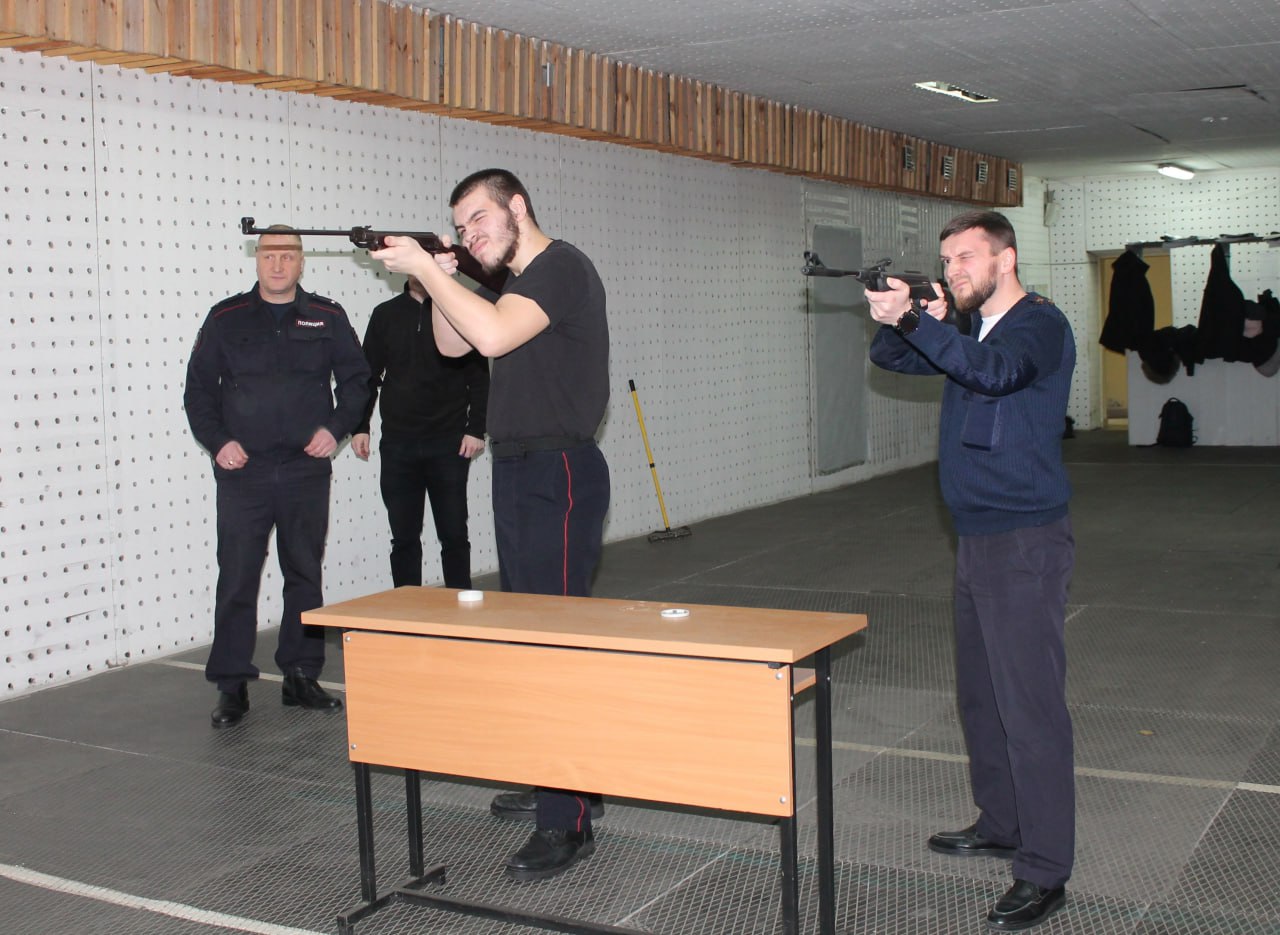 В Бабаево в рамках акции «Неделя мужества» прошли соревнования по стрельбе из пневматической винтовки В Бабаево в рамках акции «Неделя мужества» прошли соревнования по стрельбе из пневматической винтовки