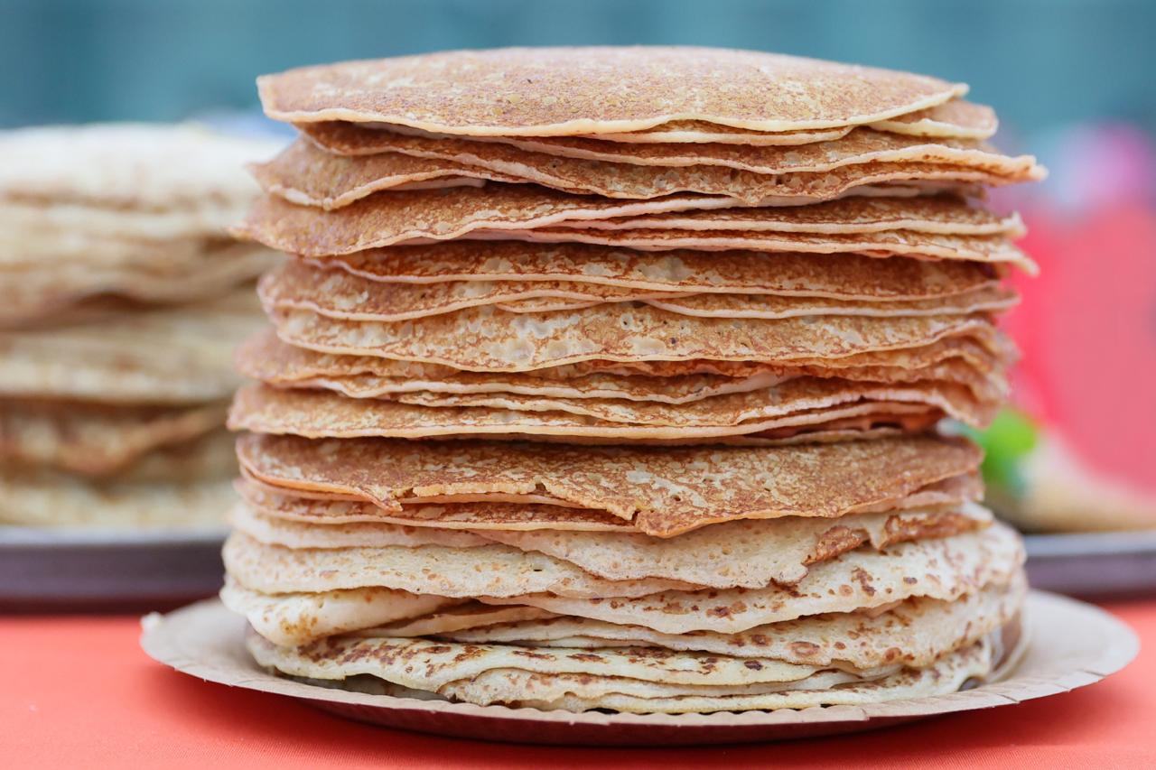 Праздничная Масленица прошла сегодня в Вологде на Кремлёвской площади Праздничная Масленица прошла сегодня в Вологде на Кремлёвской площади