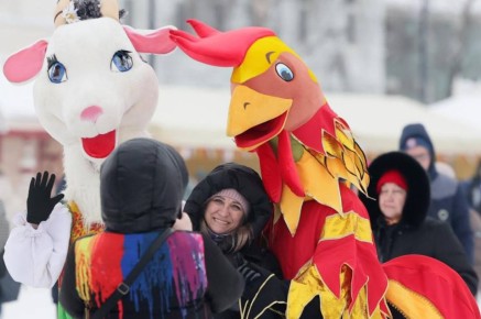 Праздничная Масленица прошла сегодня в Вологде на Кремлёвской площади