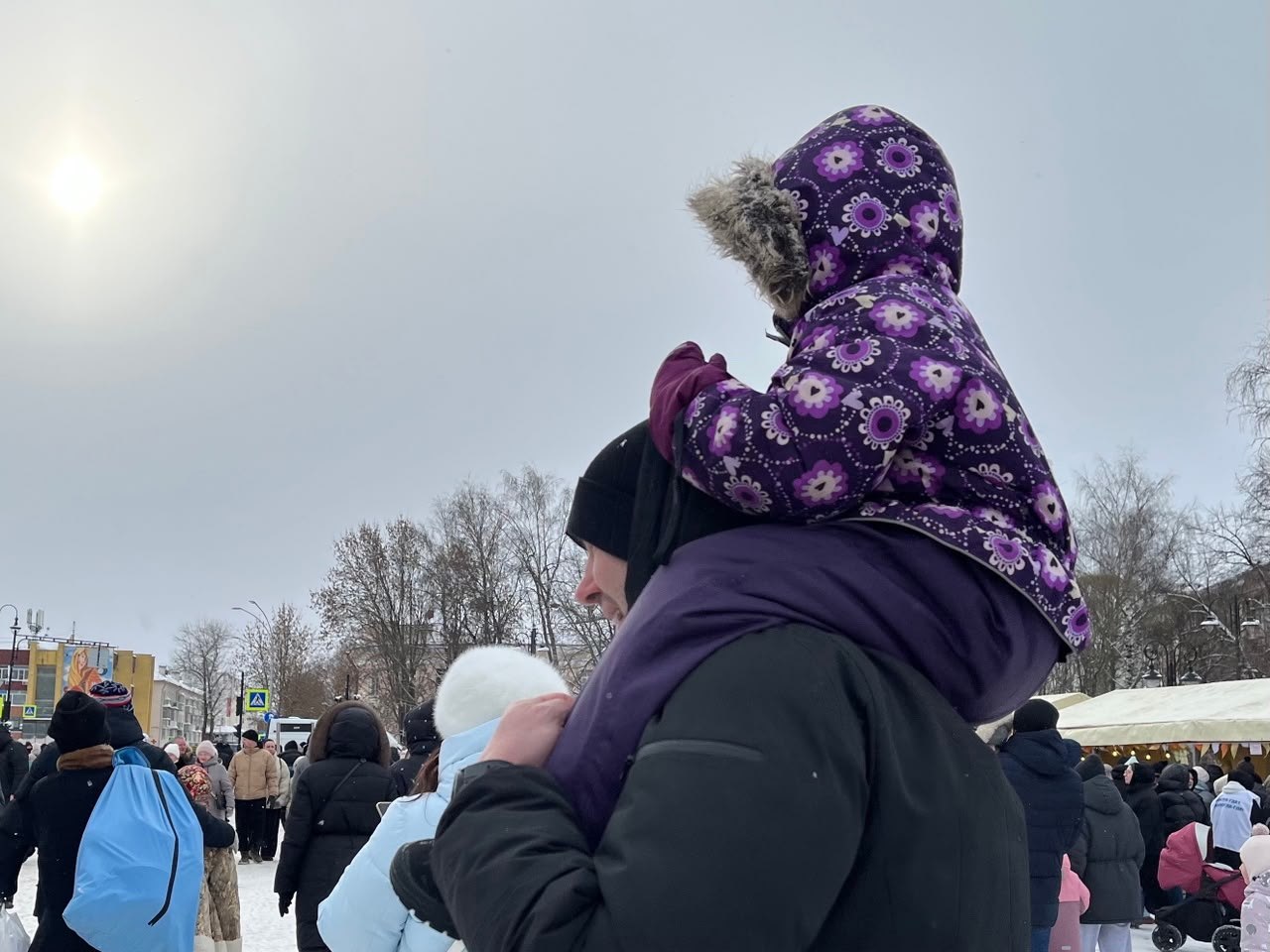 ВЕСТИ35.РФ в центре масленичных гуляний на Кремлёвской площади в Вологде ВЕСТИ35.РФ в центре масленичных гуляний на Кремлёвской площади в Вологде