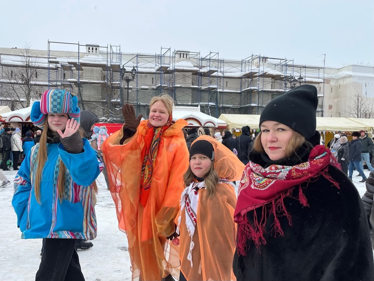 ВЕСТИ35.РФ в центре масленичных гуляний на Кремлёвской площади в Вологде ВЕСТИ35.РФ в центре масленичных гуляний на Кремлёвской площади в Вологде