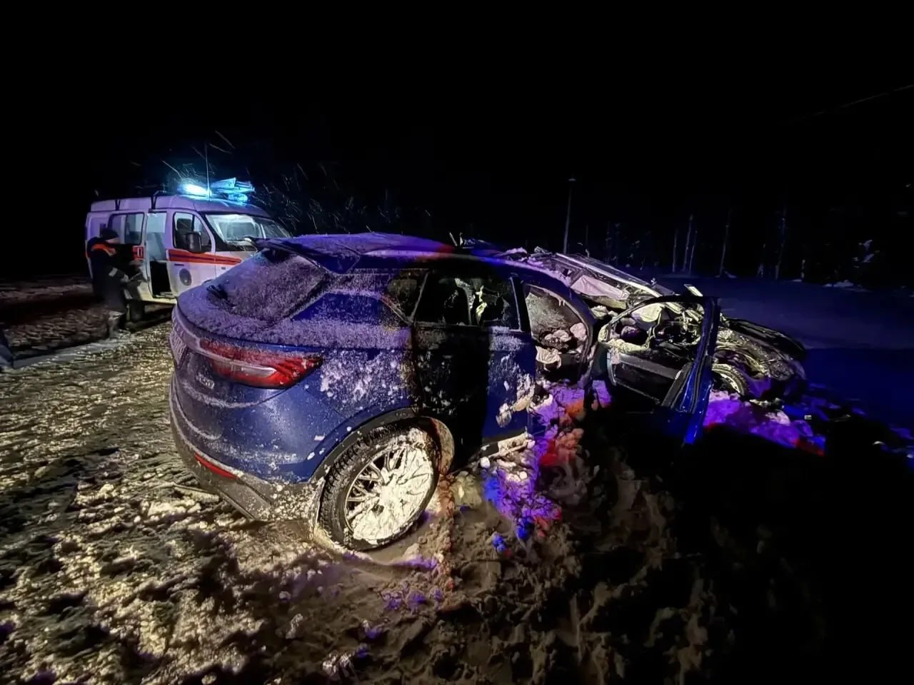 Сотрудники полиции устанавливают обстоятельства ДТП в Сокольском округе, в результате которого погибли три человека