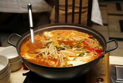 Итальянская куриная лапша с томатами и шпинатом: новый взгляд на классическое блюдо