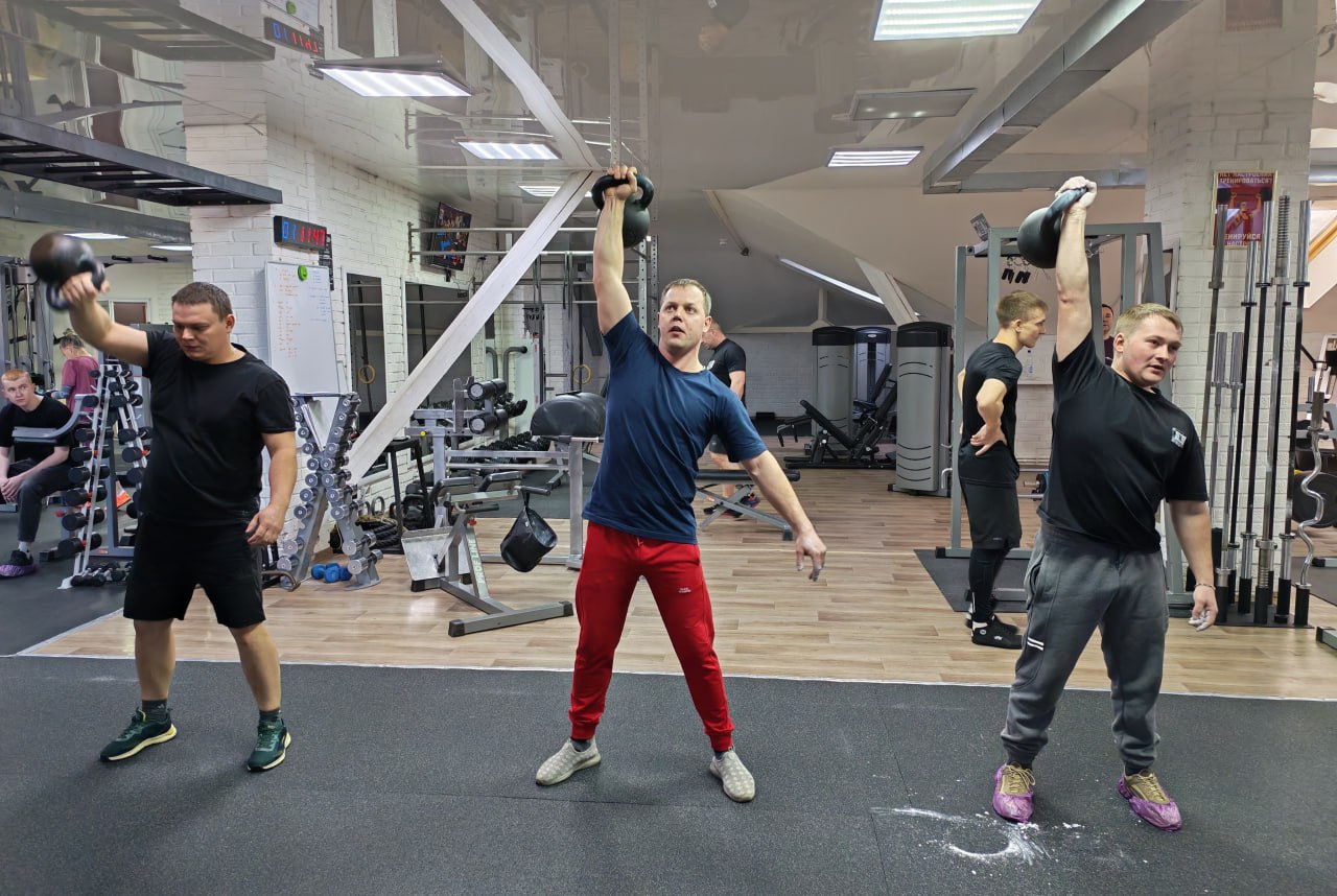 Полицейские Великого Устюга провели соревнования по гиревому спорту Полицейские Великого Устюга провели соревнования по гиревому спорту