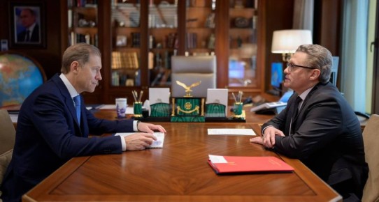 Губернатор Вологодской области Георгий Филимонов продолжил рабочий день в Москве встречей с Первым заместителем Председателя Правительства России Денисом Мантуровым