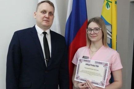 В Нюксенском округе молодому специалисту выдано свидетельство на социальную выплату для жилья!