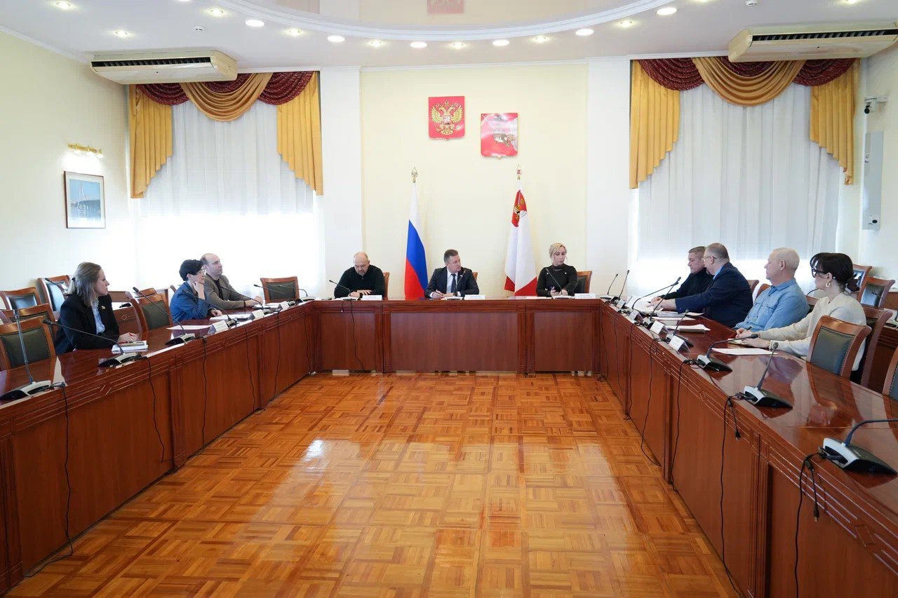 В областном парламенте обсудили перспективы развития кадетской школы им. Белозерского полка