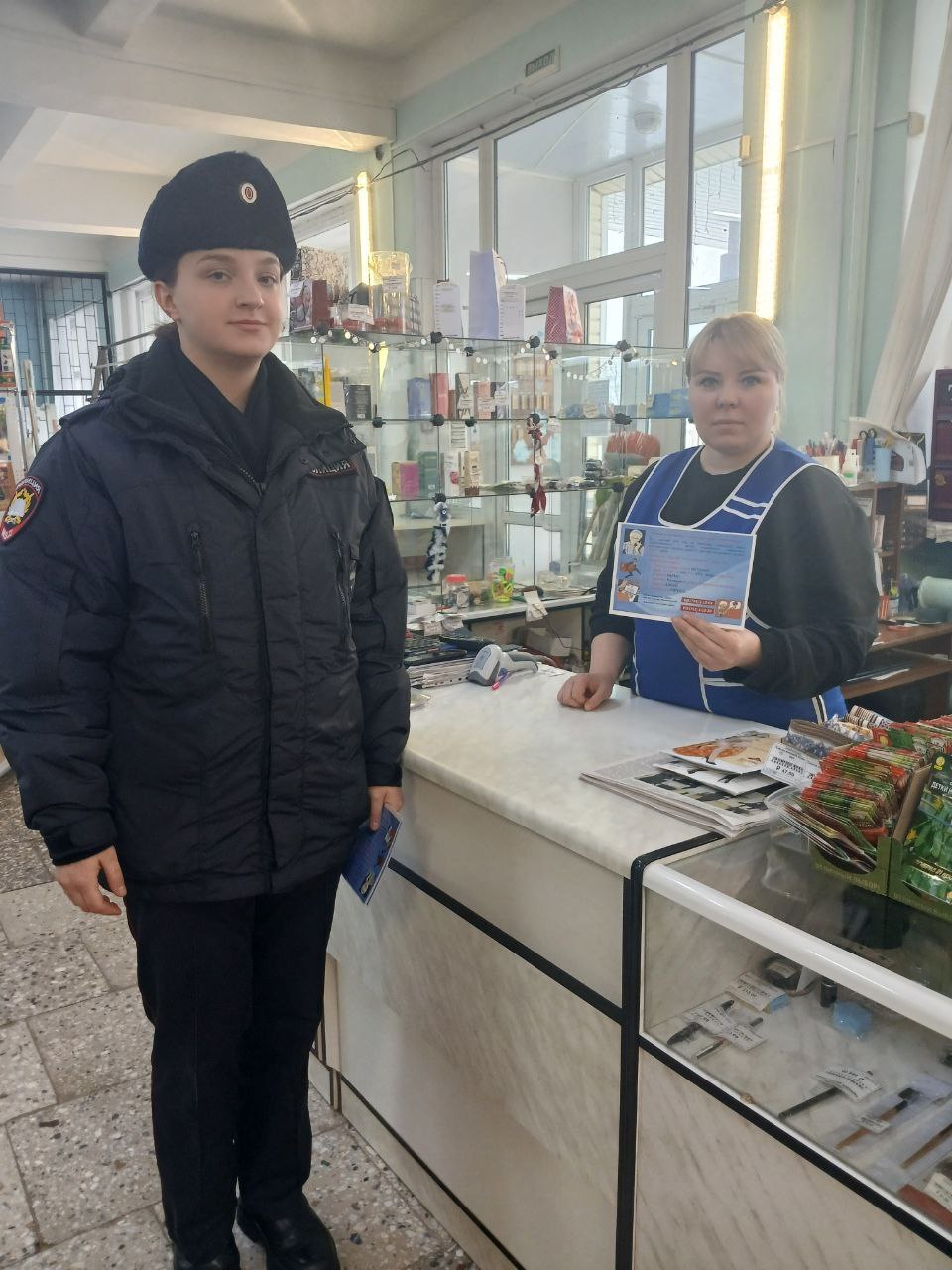 В Сямже продолжается работа по информированию населения о дистанционном мошенничестве В Сямже продолжается работа по информированию населения о дистанционном мошенничестве