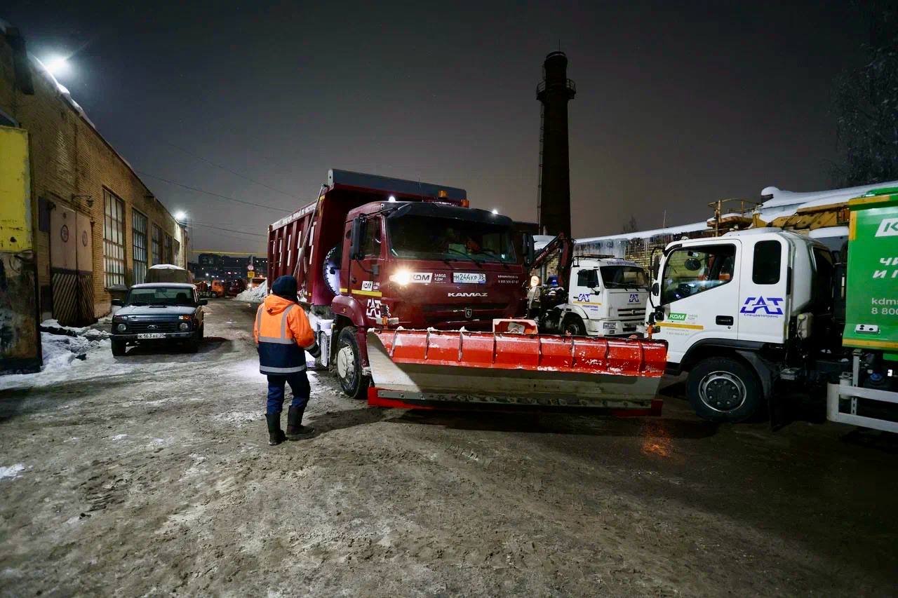 Андрей Накрошаев: Поручил оперативно убрать снежные валы с улиц Череповца - накануне посетил МКУ «Спецавтотранс»: осмотрел технику, ознакомился с текущим состоянием дел и пообщался с коллективом Андрей Накрошаев: Поручил оперативно убрать снежные валы с улиц Череповца - накануне посетил МКУ «Спецавтотранс»: осмотрел технику, ознакомился с текущим состоянием дел и пообщался с коллективом