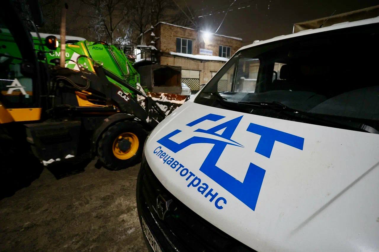 Андрей Накрошаев: Поручил оперативно убрать снежные валы с улиц Череповца - накануне посетил МКУ «Спецавтотранс»: осмотрел технику, ознакомился с текущим состоянием дел и пообщался с коллективом Андрей Накрошаев: Поручил оперативно убрать снежные валы с улиц Череповца - накануне посетил МКУ «Спецавтотранс»: осмотрел технику, ознакомился с текущим состоянием дел и пообщался с коллективом