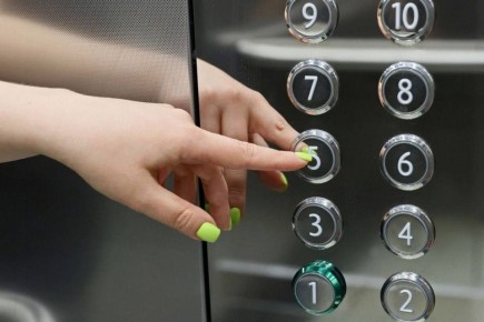 В 2026 году в домах Вологды и Череповца установят 118 новых лифтов