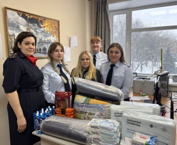 Сотрудники полиции собрали необходимые вещи для Белгородского госпиталя