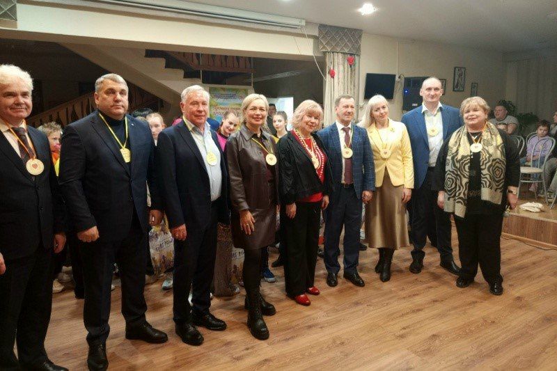 В Центре помощи детям, оставшимся без попечения родителей, № 1 отметили сразу два важных события