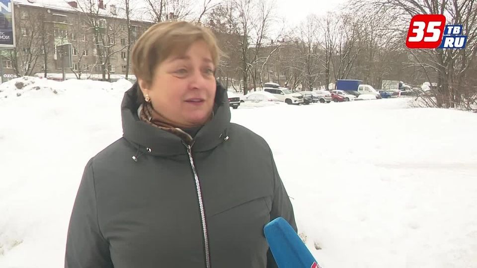 Сладости, украшения, море, пылесос: череповчанки рассказали, какие подарки хотят на 8 Марта