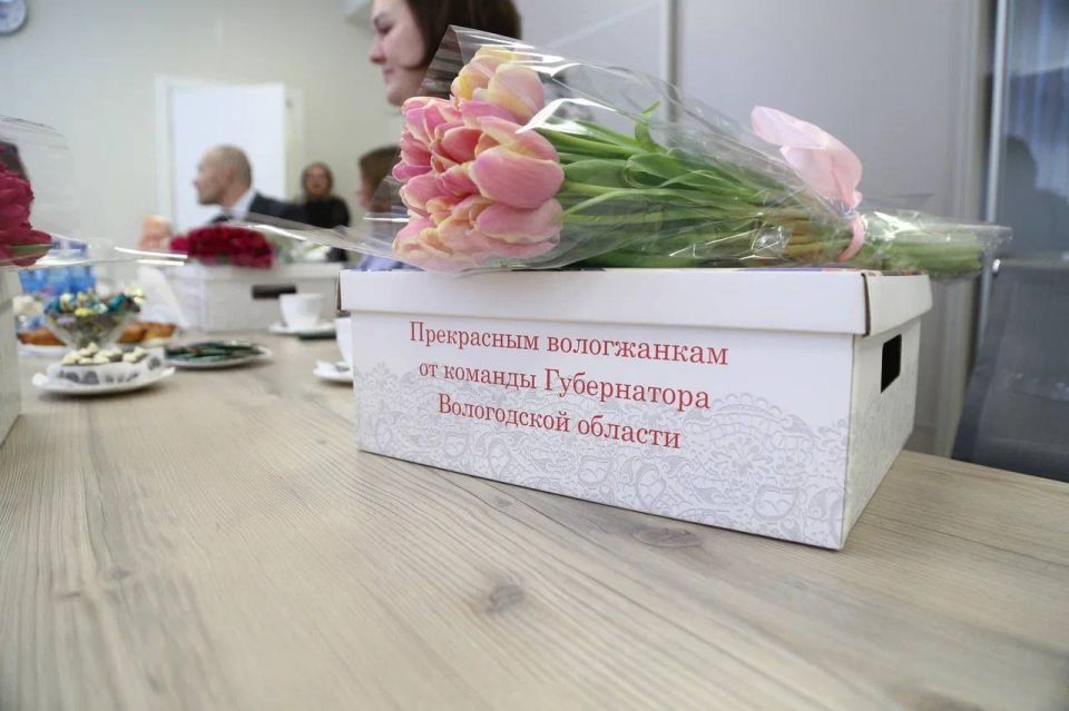 Андрей Накрошаев: Дорогие череповчанки!. Сердечные поздравления с Международным женским днём — праздником, наполненным теплом, уважением и благодарностью