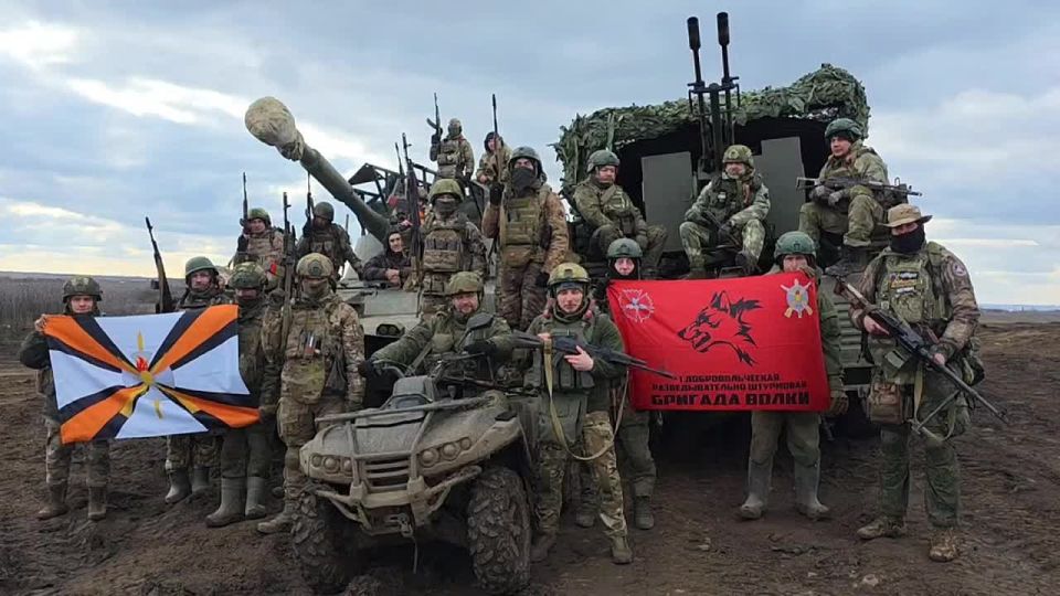 Эффектное поздравление с Международным женским днем подготовили для вологжанок воины добровольческой разведывательно-штурмовой бригады «Волки»