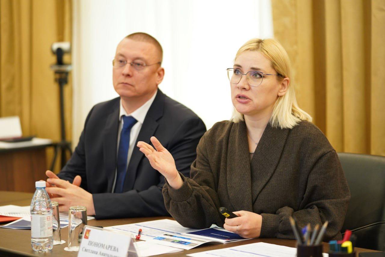 Губернатор Вологодской области Георгий Филимонов провел профчас по рождаемости и мерам поддержки семей Губернатор Вологодской области Георгий Филимонов провел профчас по рождаемости и мерам поддержки семей